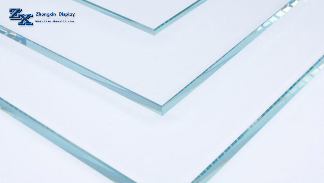 How should jewelers choose and maintain jewelry display cabinet glass？