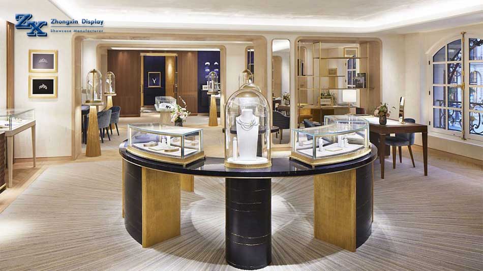 Jewelry showcase: Does glass transmittance have a big impact on jewelry display?