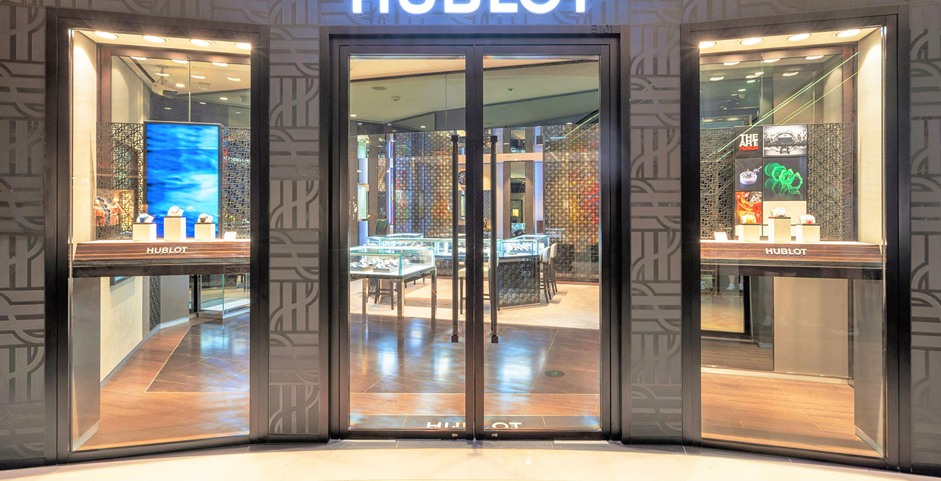 【China】Watch Retail Flagship Store Showcase Project