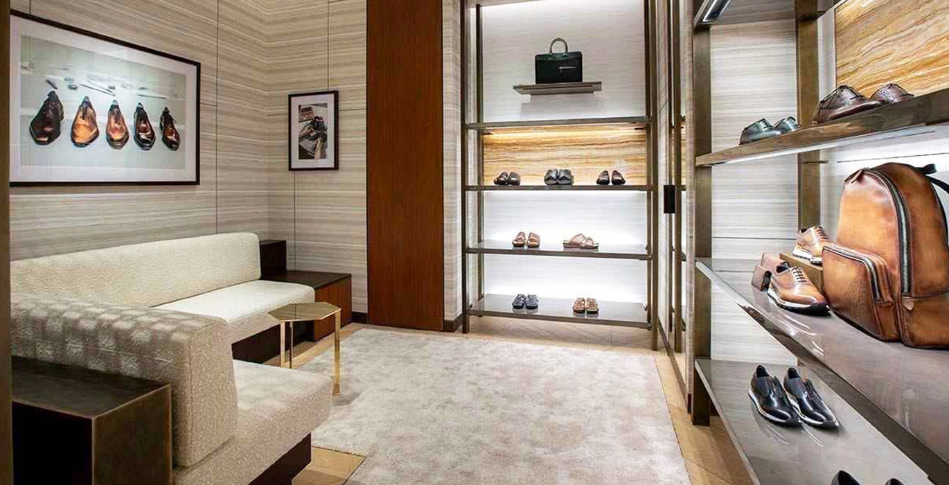 【Qatar】Luxury leather products retail store showcase project