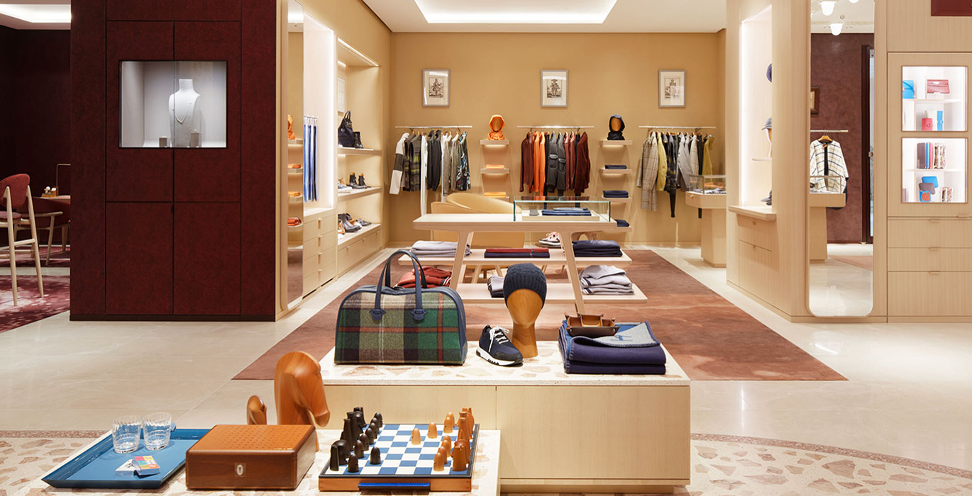 【Japan】Luxury retail store showcase customization project