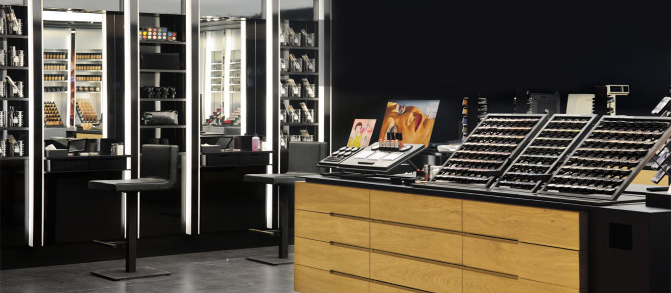 Interior design and display cabinet customization for small cosmetics retail stores