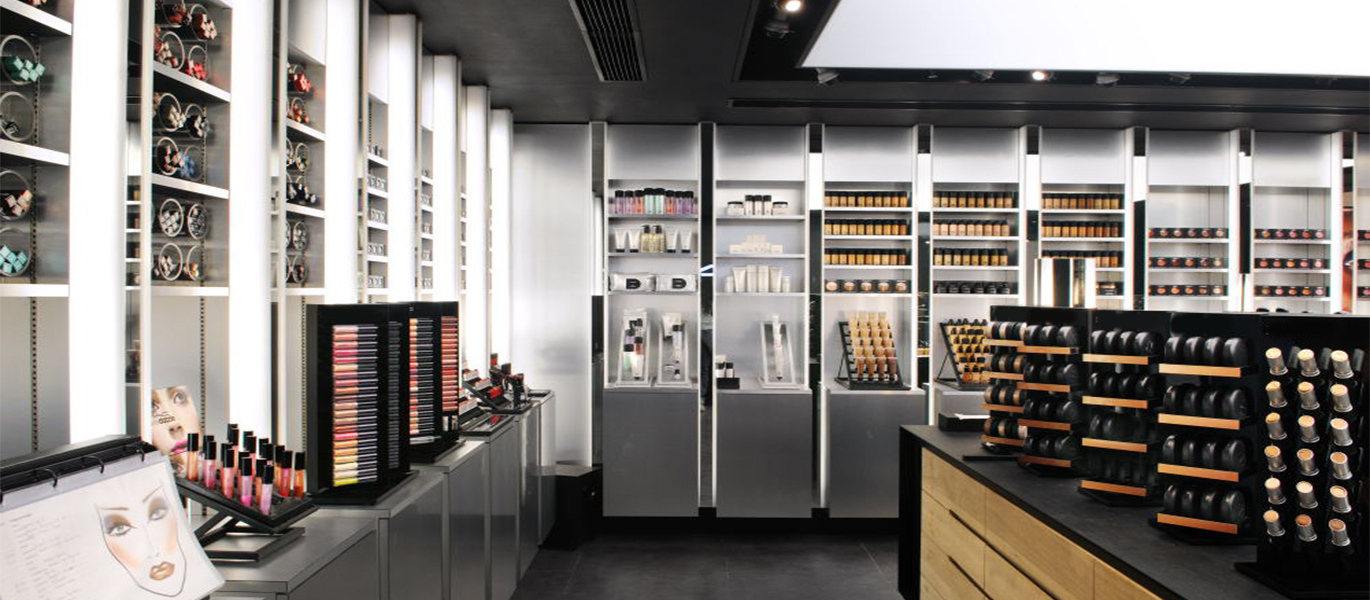 Interior design and display cabinet customization for small cosmetics retail stores