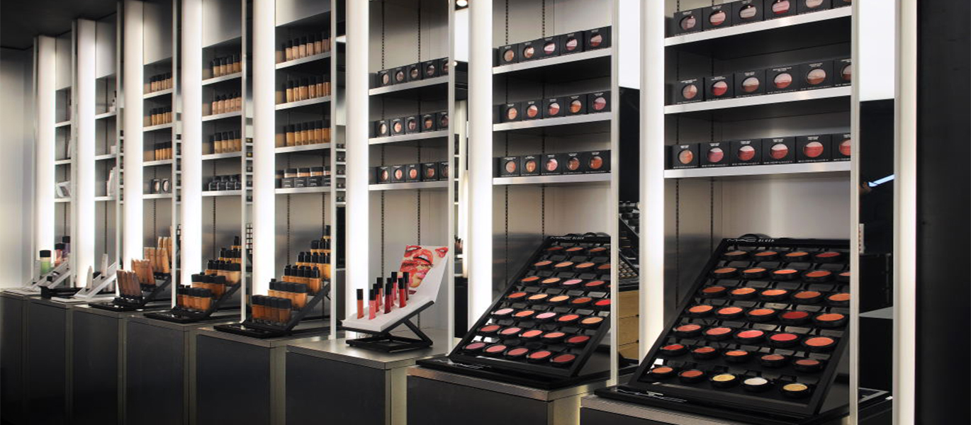 Interior design and display cabinet customization for small cosmetics retail stores