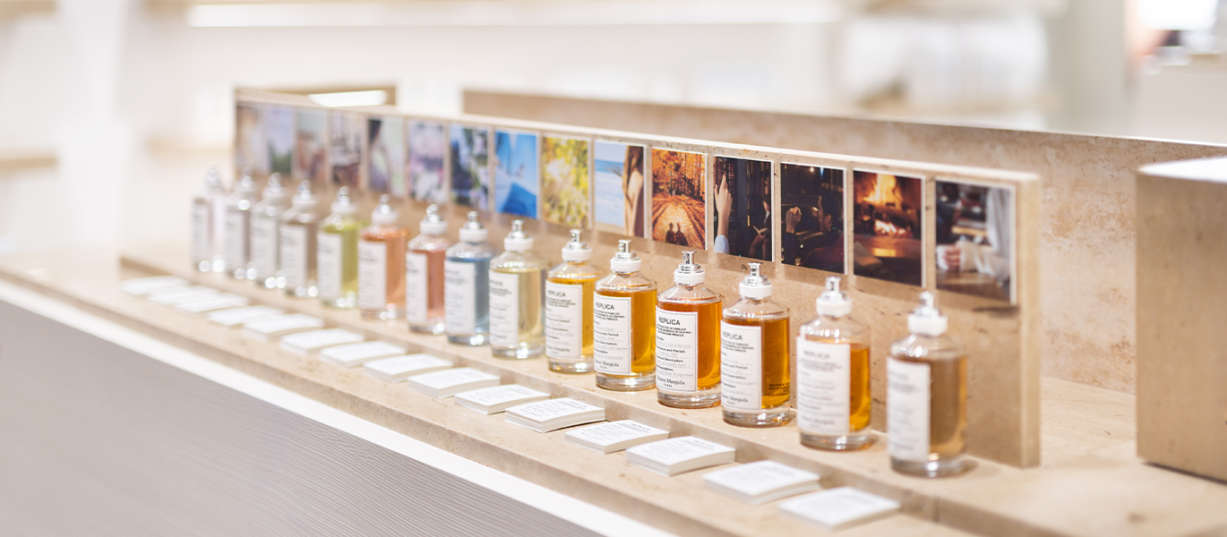 Modern minimalist style brand fragrance retail store showcase design project
