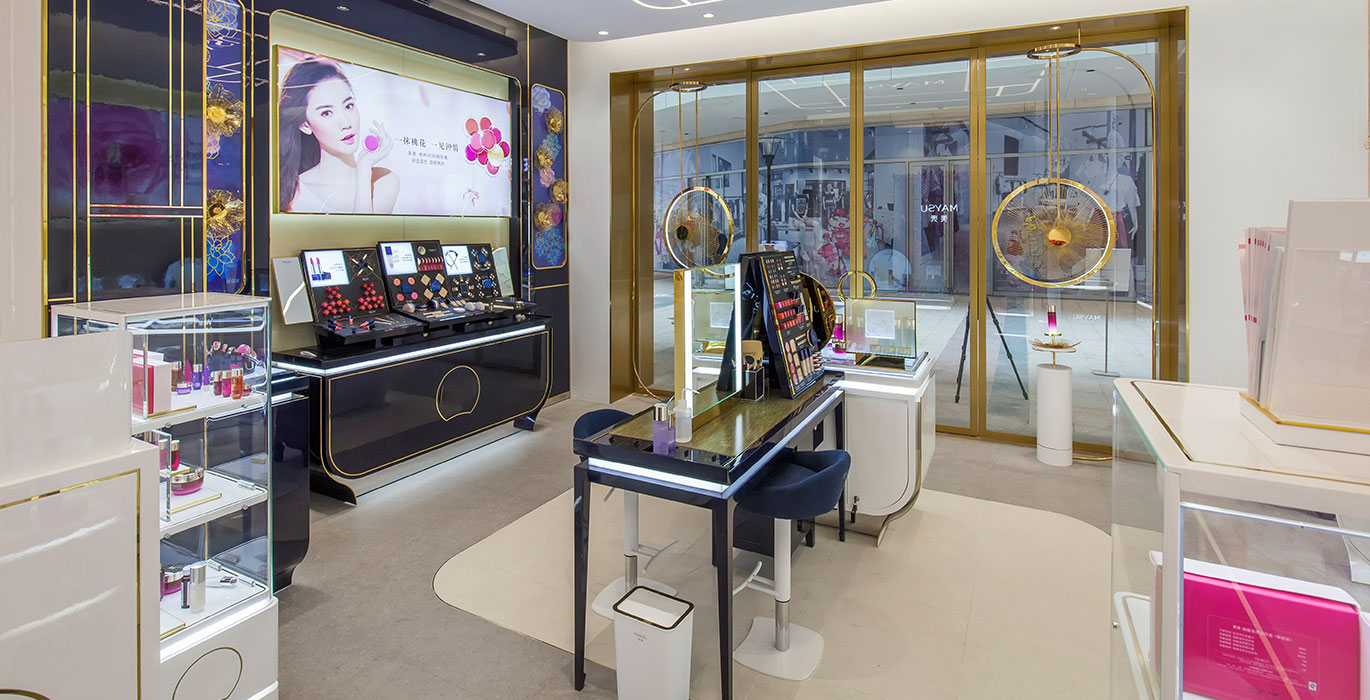 High-end space design and showcase customization for cosmetics makeup retail stores