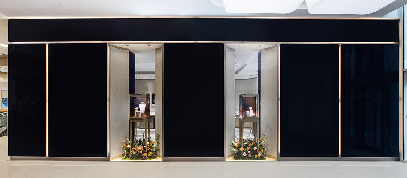 【Macau】Luxury display cabinet design for high-end diamond retail store