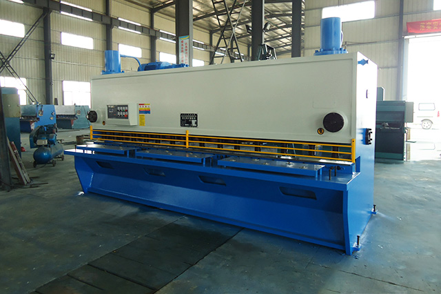 CNC plate cutting equipment.jpg